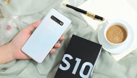 Samsung Galaxy S10: sạc ngược không dây, cảm biến siêu âm