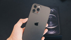 iPhone 12 chính hãng khan hàng, nhiều nơi không đủ hàng trả khách