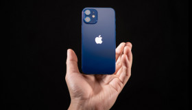 Đánh giá iPhone 12 Mini: Em út nhà Apple có gì hấp dẫn?