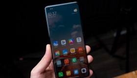 Mở hộp Xiaomi Mi 11 - Bên trong còn gì khi đã bỏ đi cốc sạc?