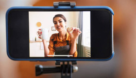 Selfie bằng iPhone không cần chạm máy với 7 mẹo sau