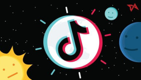 Quên giọng chị Google đi, giọng ông già Noel mới là "hot trend" trên TikTok