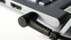 Dùng sạc công suất lớn có làm hư pin laptop không?