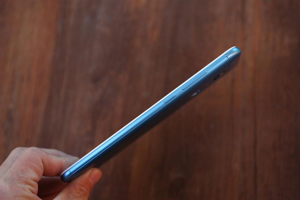 xiaomi redmi 5 plus mau xanh duong anh 4