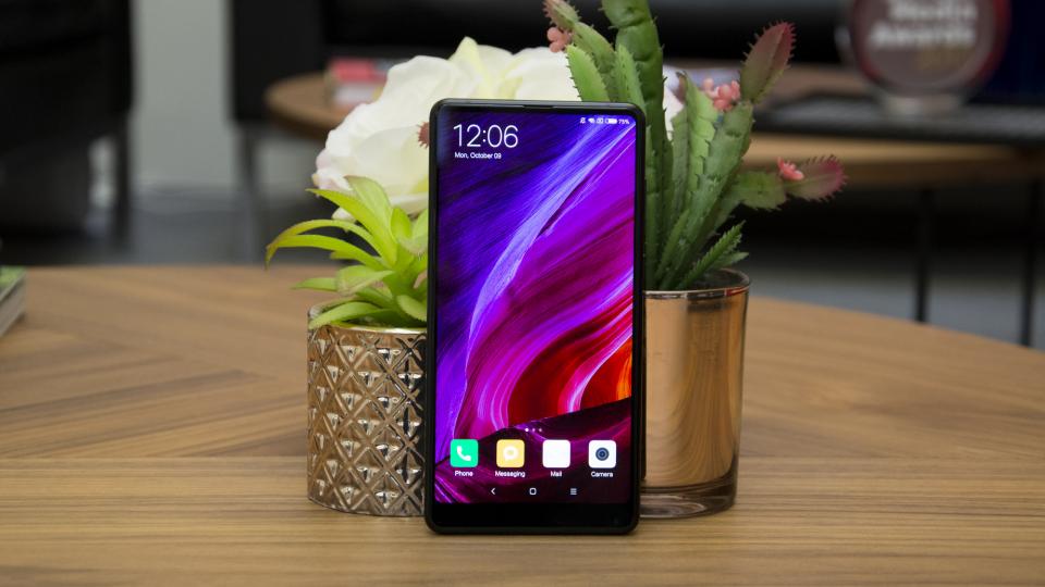 xiaomi mi mix 2s tu tin se so huu hieu nang tot hon samsung galaxy s9 hinh anh 2