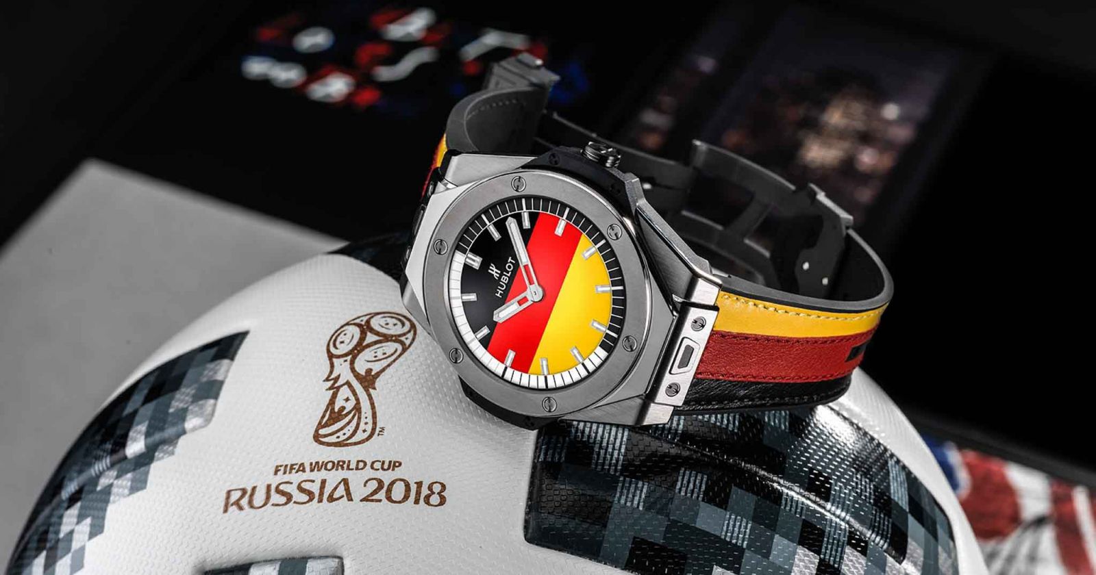 Big Bang Referee 2018 World Cup Russia Hublot ra mat smartwatch mang chu de fifa hinh 2