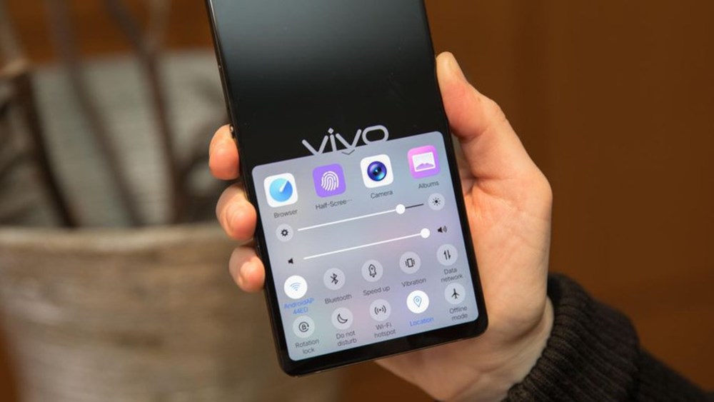 ro ri hinh anh samrtphone khong vien man hinh cua vivo