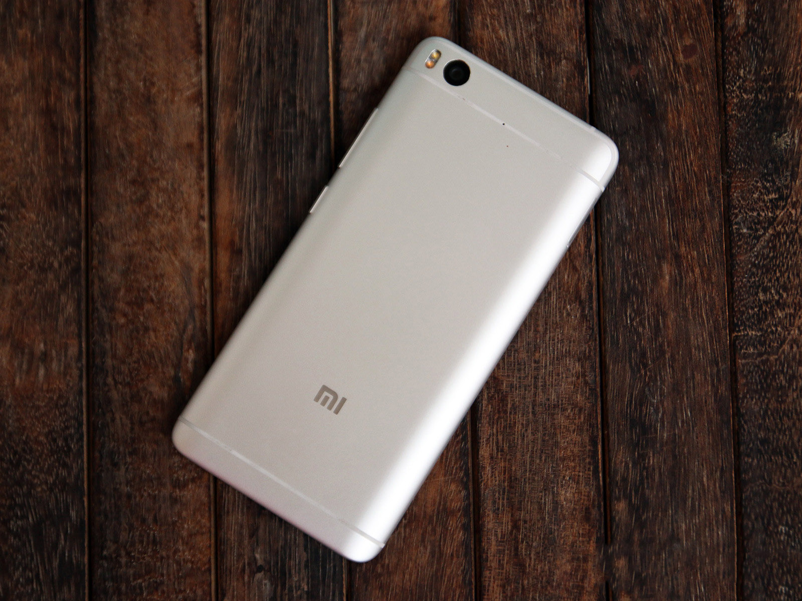 lo danh sach hang loat mau smartphone xiaomi sap ra mat sap toi