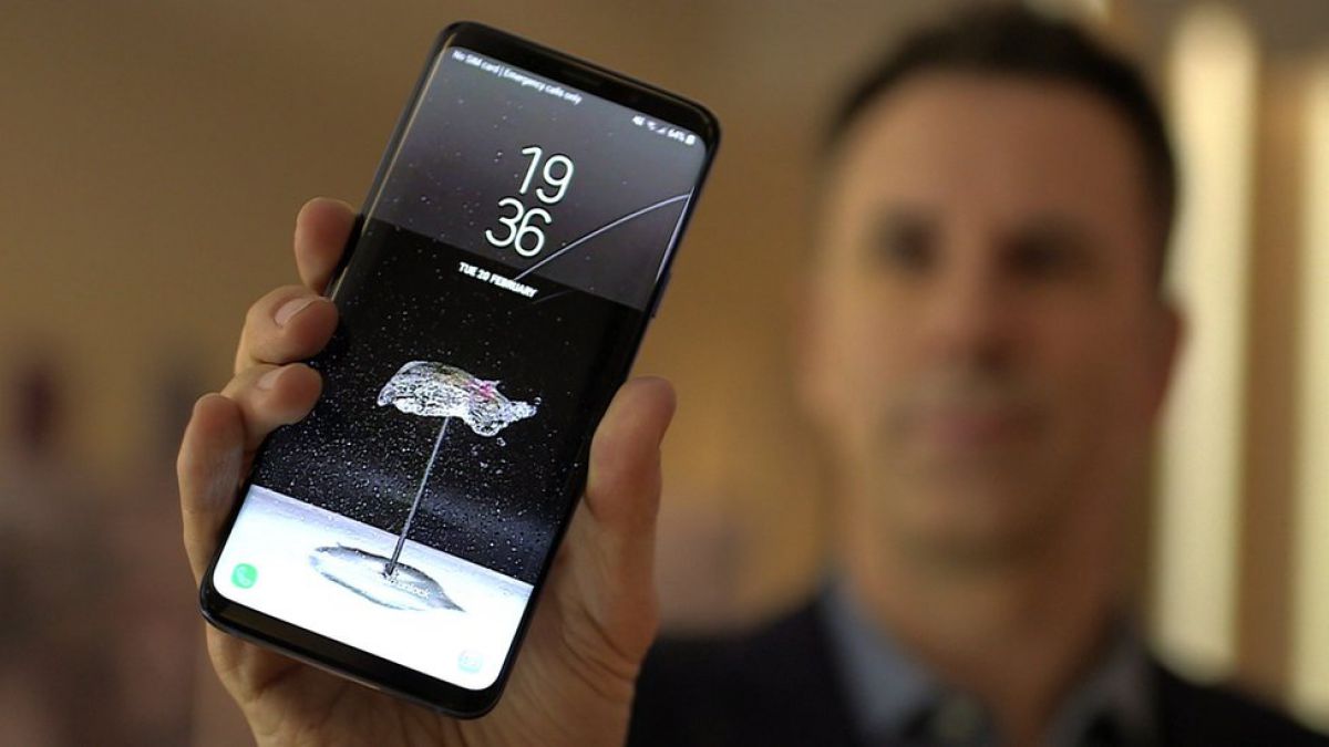 samsung galaxy s10 se trang bi he thong 3 camera
