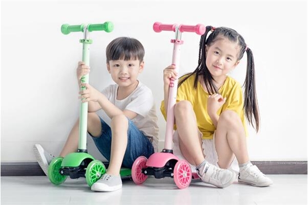 xiaomi-trinh-lang-xe-truot-cho-tre-em-gia-chua-toi-1-trieu-dong-1