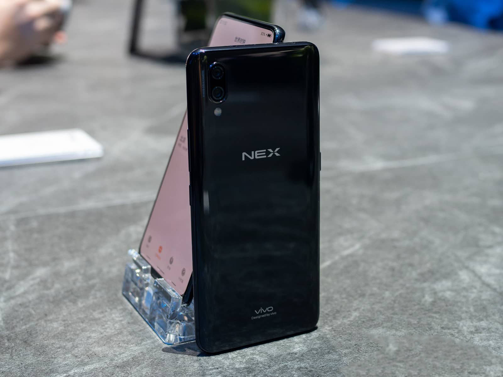 Vivo NEX CHÍNH THỨC ra mắt: màn hình không viền, cấu hình khủng vivo-nex-chinh-thuc-ra-mat-man-hinh-khong-vien-cau-hinh-khung