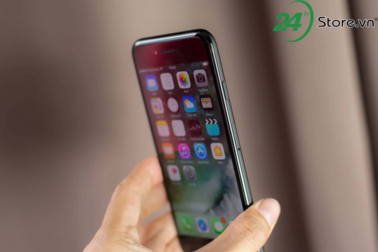 1. iPhone 7 cũ có giá cả phải chăng hơn 5 ly do khien ban nen mua iphone 7 cu hon iphone x hinh 2 min