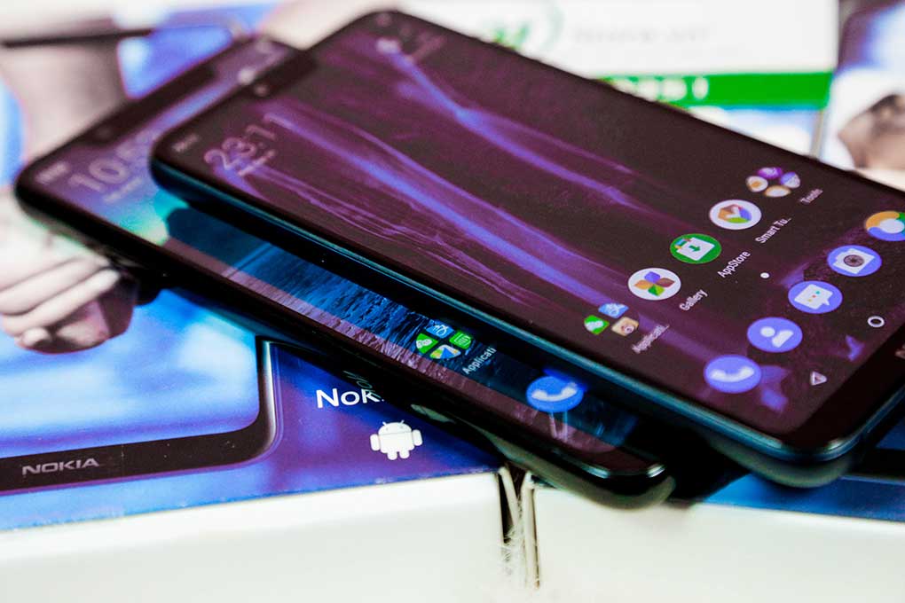 Nokia X5 vs Nokia X6 hinh 3