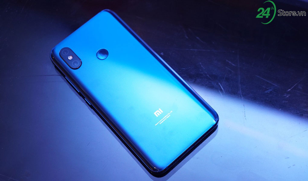 xiaomi mi 8 lang le ban chinh hang tai viet nam voi gia loan lac