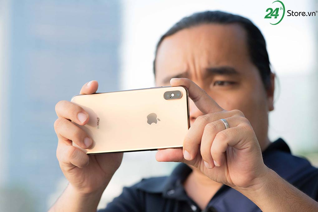 can canh dap hop iphone xs max sieu chat tai 24hstore 12