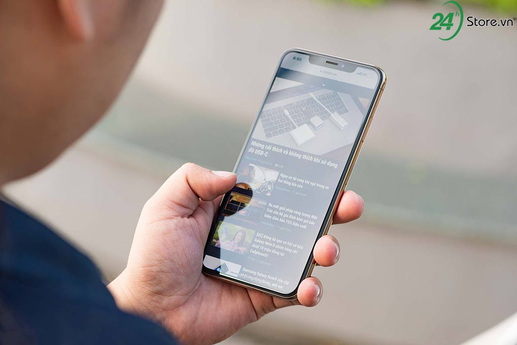 can canh dap hop iphone xs max sieu chat tai 24hstore 15