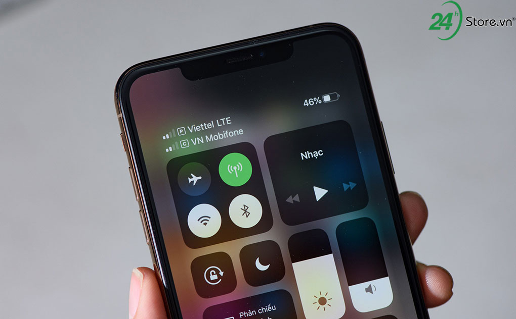 moi ra mat nhung iphone xs va xs max gap loi bat song yeu