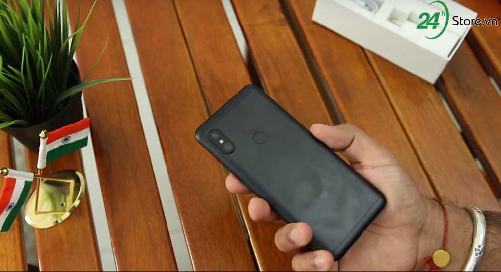 Redmi Note 6 Pro chính thức lộ diện dù chưa đến ngày ra mắt redmi note 6 pro bat ngo lo dien trong video dap hop