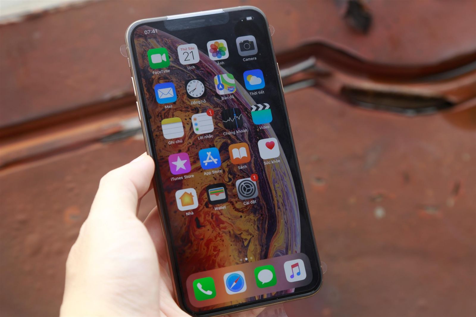 iphone xs max 2 sim vat ly ban chay nhat viet nam co the bi khan hang