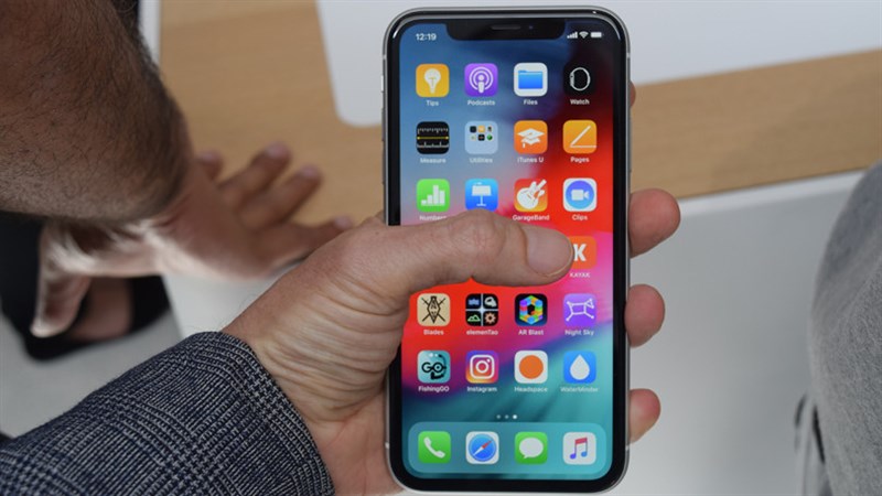 tai sao nen mua iphone xr
