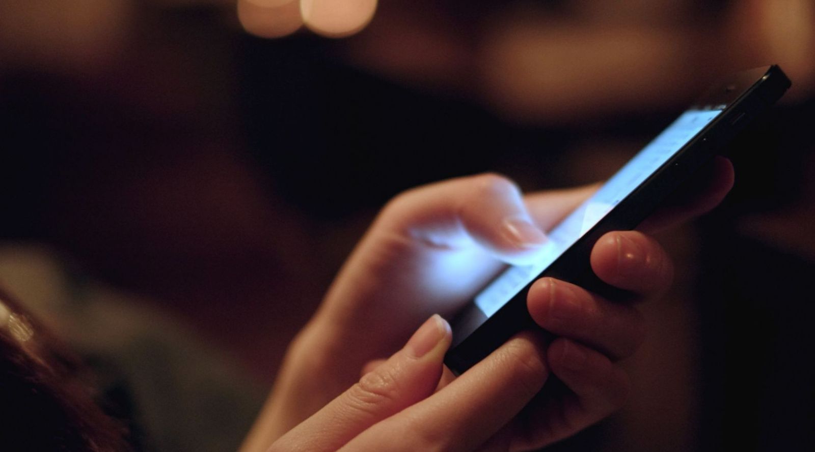 Hướng dẫn tìm người lạ bằng cách tra số điện thoại trên iPhone và Android cach tra so dien thoai nguoi khac cuc ky don gian chi trong 5 phut