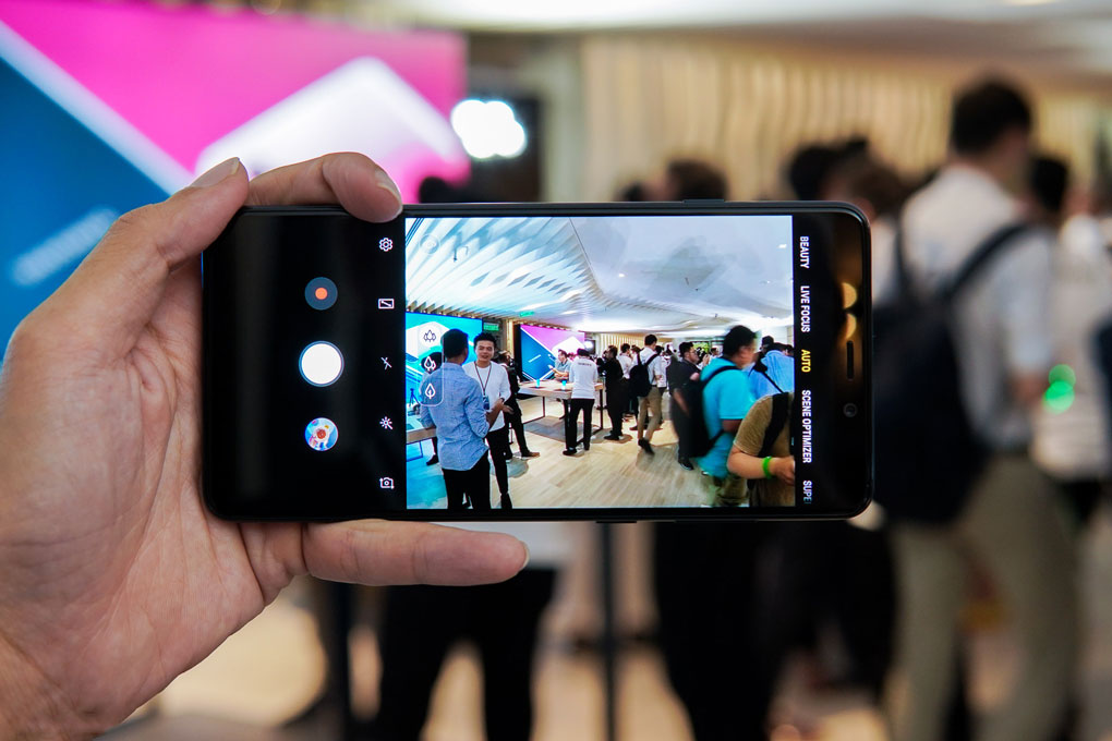 can canh samsung galaxy a9 tai viet nam