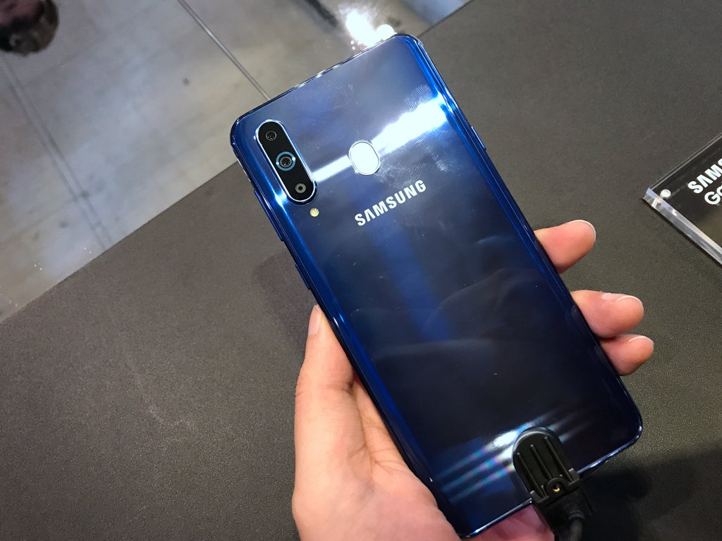 samsung galaxy a8s chinh thuc ra mat