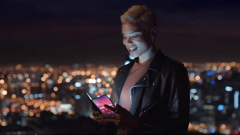 tu nay dung goi toi la galaxy f nua ma hay gọi galaxy fold