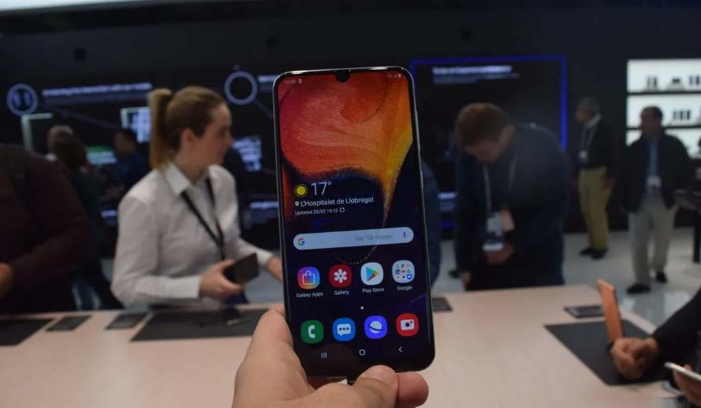 trên tay galaxy a40