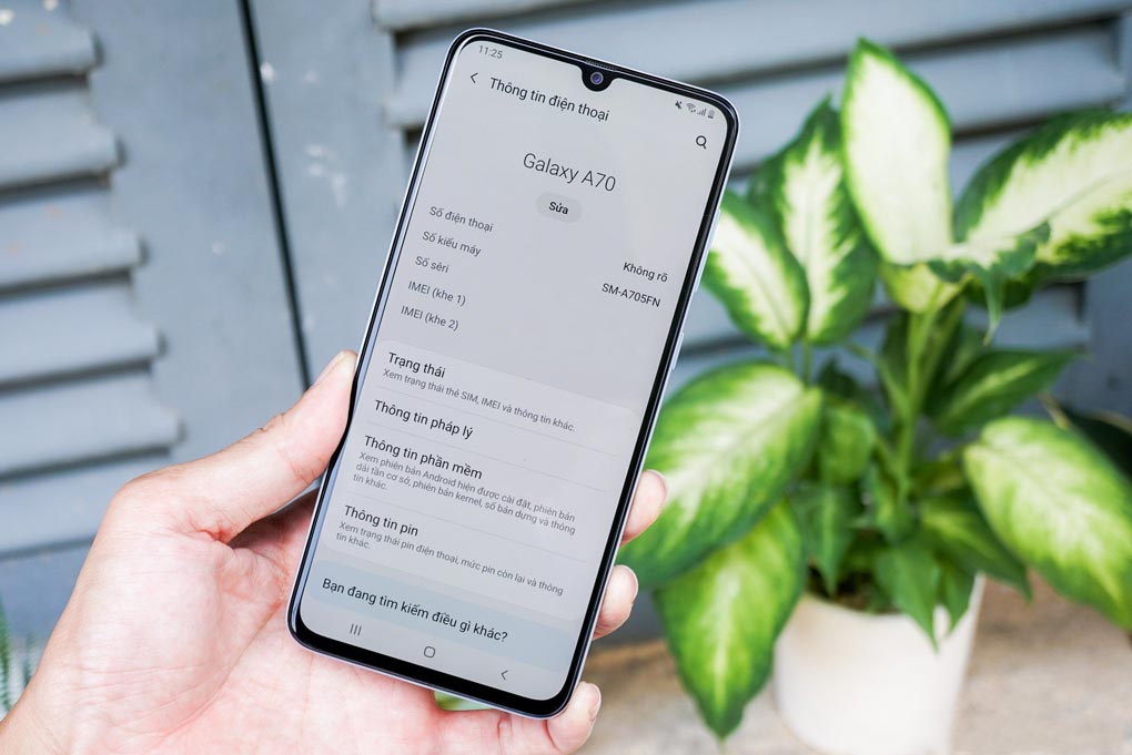 Trên tay Samsung Galaxy A70: Phiên bản nâng cấp thần kỳ của A50 samsung galaxy a70 se co mat tai viet nam voi gia khoang 10 trieu