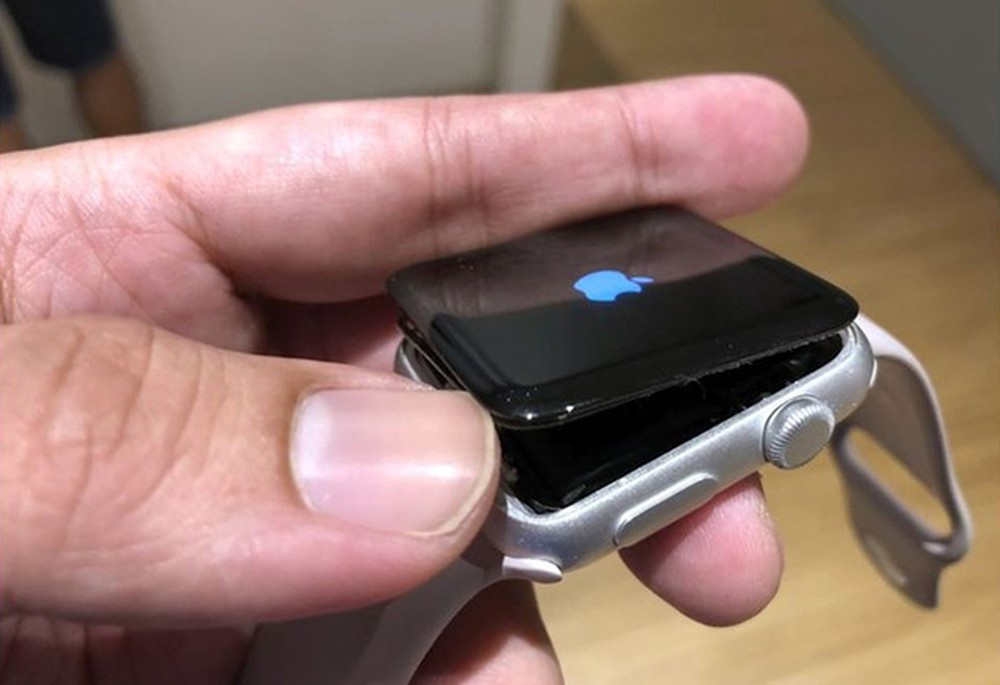 apple watch series 3 bi loi nghiem trong khien apple phai hau toa