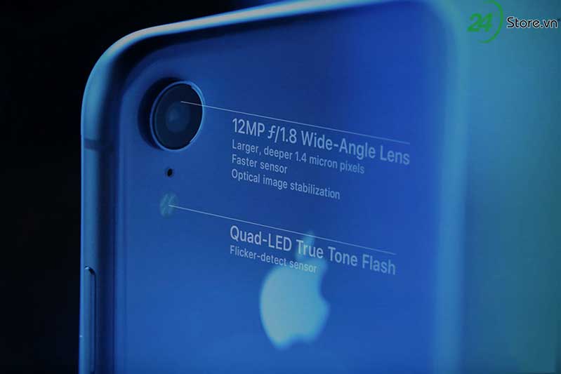 iPhone XR 64GB 04