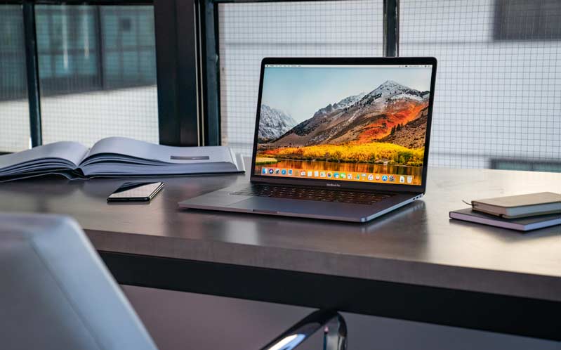 Macbook Pro 15 inch MR942 512GB 2018 gọn nhẹ
