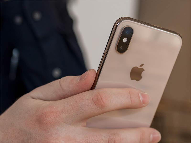 Có nên bật tính năng True Tone hay không?