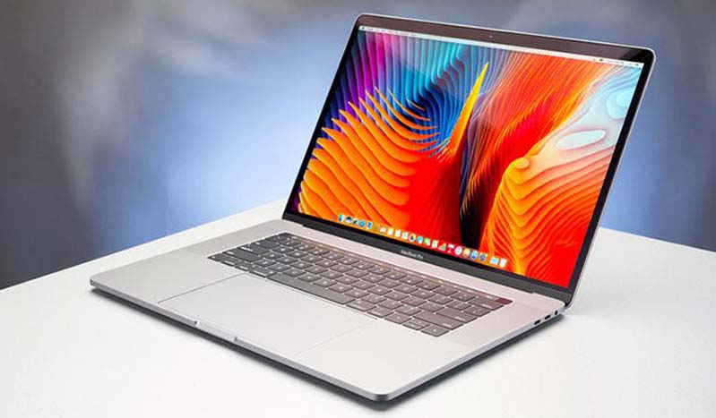 Macbook Pro 15 inch MR962 256GB 2018