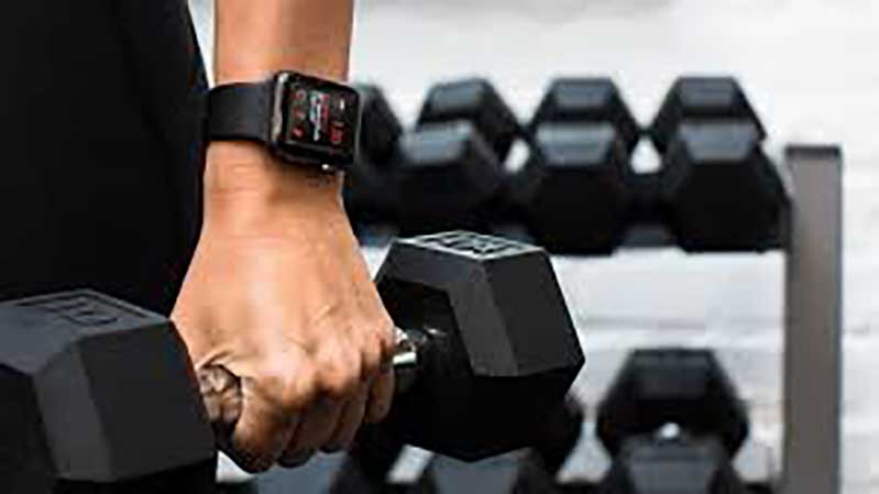apple watch da cuu mang con nguoi nhu the nao 01