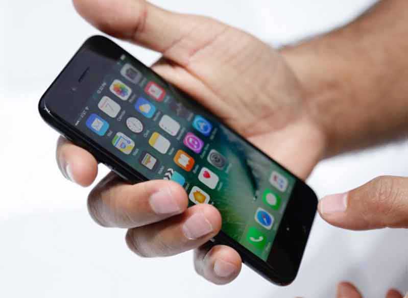 Vì sao điện thoại iPhone của bạn lại bị điểm chết màn hình cach kiem tra diem chet man hinh dien thoai iphone de dang hinh anh 1