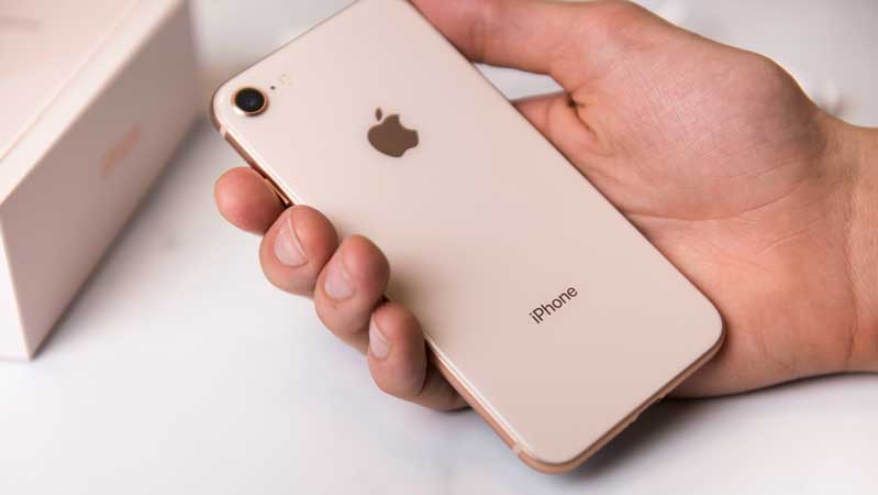 iPhone 8 vs iPhone Xs hình 5