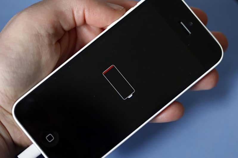 thay pin cu doi pin moi chinh hang cho iphone tai benh vien dien thoai 24h uy tin, gia tot