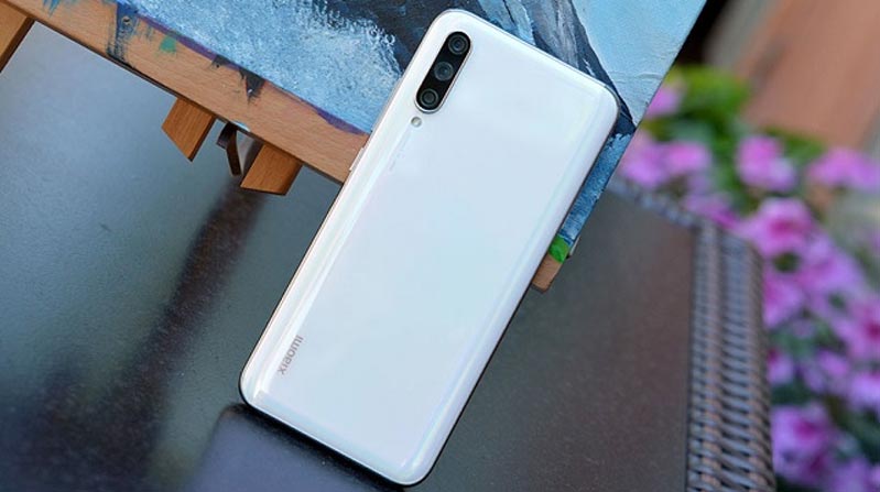 Thiết kế tinh tế của Mi CC9e và Mi CC9 Giá Xiaomi Mi CC9e và Mi CC9