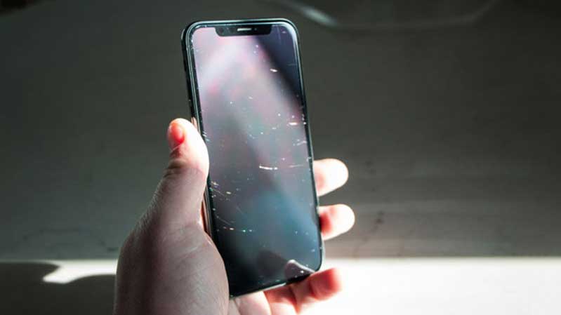 7 cach lam giam vet xuoc tren man hinh iphone trong 30 giay 4
