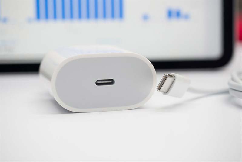 iPhone 2019 sở hữu bộ sạc 18W