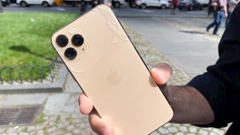 Vì sao chi phí thay mặt lưng iPhone 11 lại đắt đỏ?