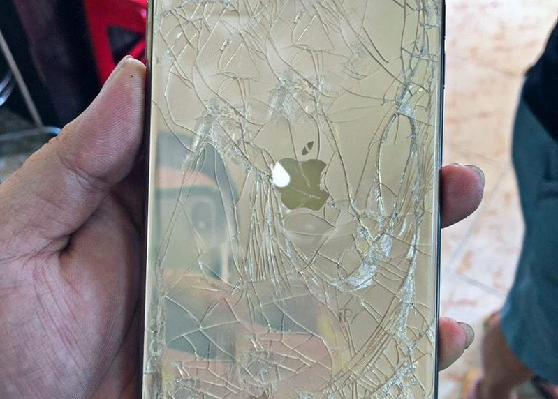 Tuy nhiên chi phí thay mặt lưng iPhone 11 có khả năng sẽ không đắt như thế nữa