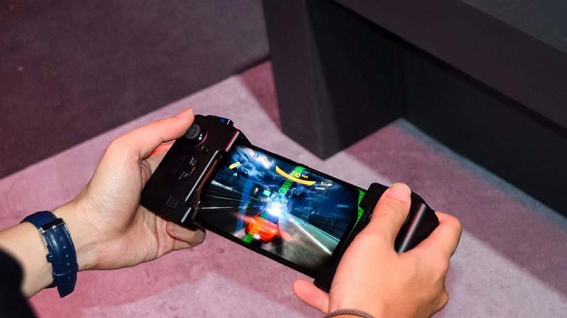 so sanh black shark 2 pro va rog phone 2 di tim ong vua lang game 2