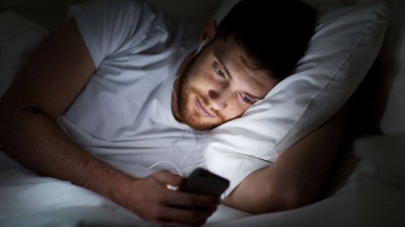 Mắt mỏi hơn khi dùng Dark Mode
