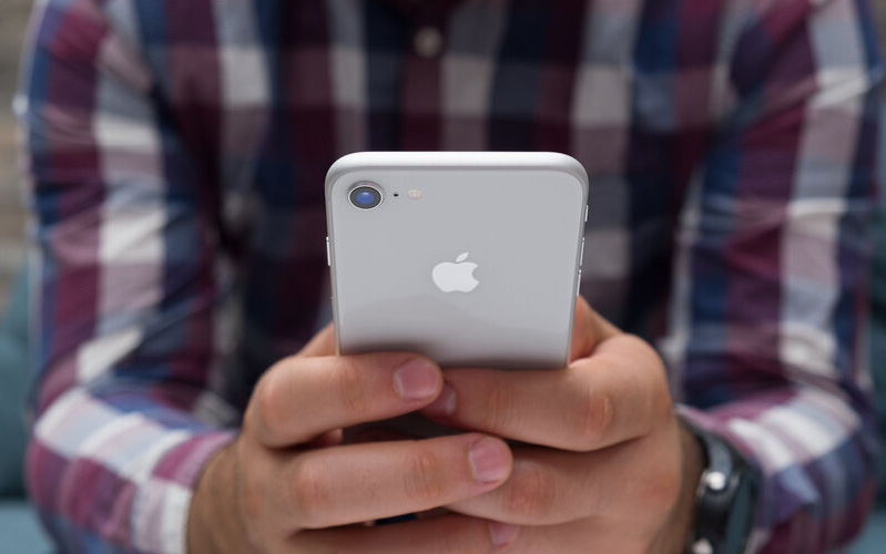 Apple rất mong đợi iPhone SE 2 sau bốn năm kể từ bản đầu tiên Apple rất mong đợi iPhone SE 2 sau bốn năm kể từ bản đầu tiên