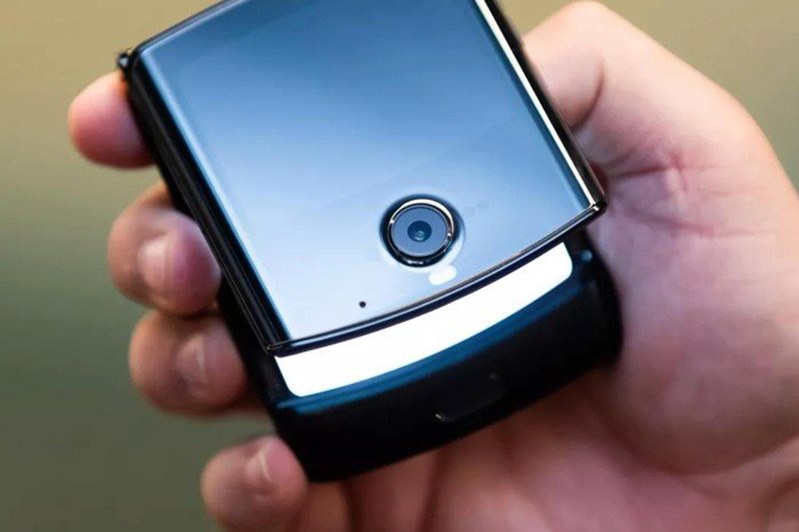 Motorola Razr gập lại nhỏ gọn