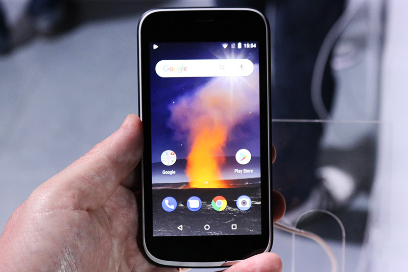 trên tay nokia 1