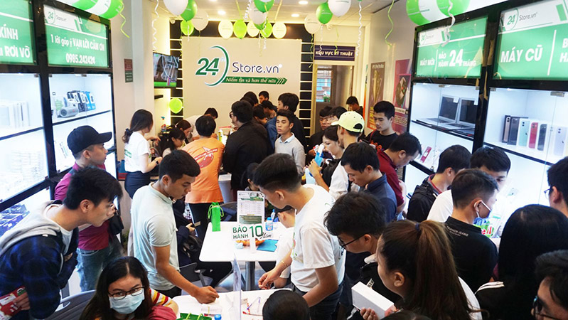 Giá bán và lý do nên mua iPhone 8 và iPhone XR ở 24hStore khách hàng an tâm lựa chọn mua iphone tại 24hstore